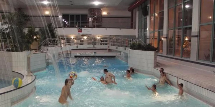 Celodenní vstupné do Hradeckého aquaparku v městských lázních