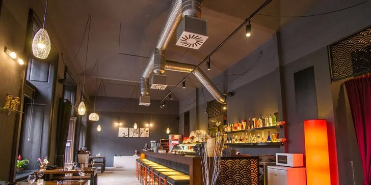 Úžasné sushi menu Engawa Bridge a smažené závitky v centru Prahy