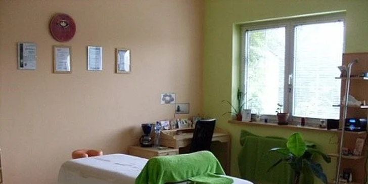 Zkrášlující  péče o ruce v salonu Alis Hands