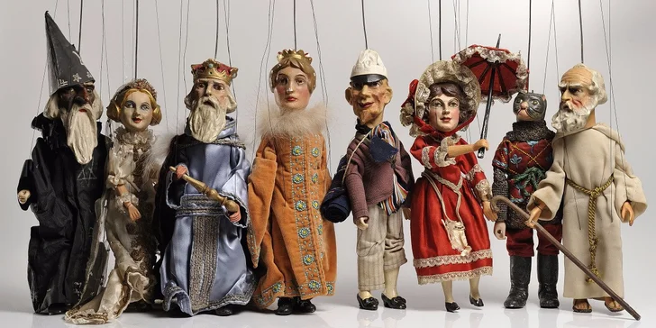 Vstup do Muzea loutkářských kultur: svět loutek českých i loutek Orientu