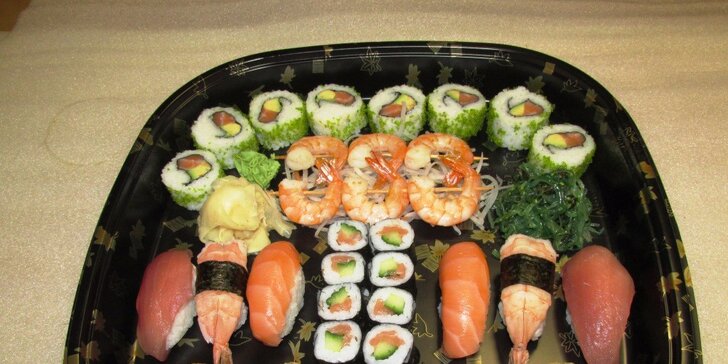 33 kousků v lahodném sushi setu: maki, nigiri, alaska s kaviárem i krevety