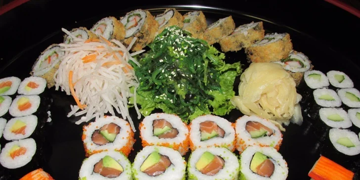Vydatná sushi hostina pro milovníky asijské kuchyně