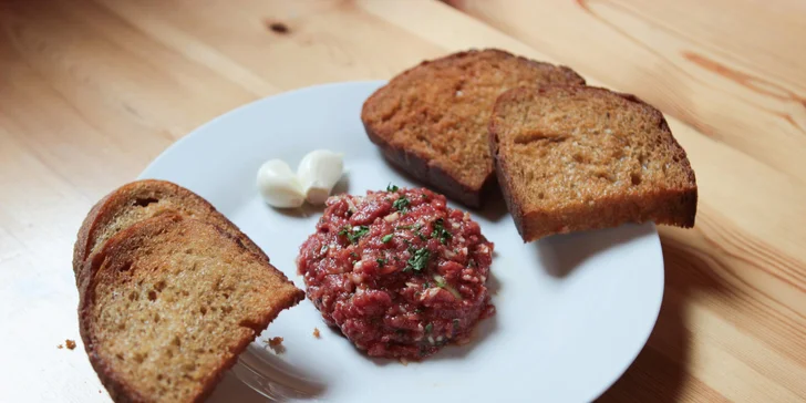 Bohatá hostina Bitva na Vítkově až pro 4 jedlíky v restauraci Dobrá trefa
