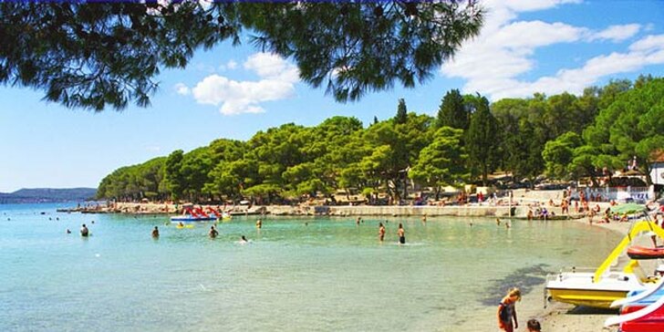 Celý den u moře v Chorvatsku. Cesta tam i zpět  autobusem - Pula, Poreč, Crikvenica, Biograd nebo ostrov Krk a krásně čisté pláže se slevou 52 %.