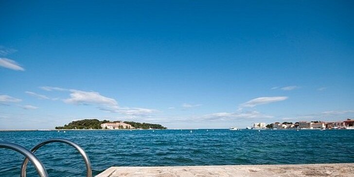 Celý den u moře v Chorvatsku. Cesta tam i zpět  autobusem - Pula, Poreč, Crikvenica, Biograd nebo ostrov Krk a krásně čisté pláže se slevou 52 %.