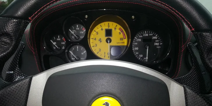 Zážitková jízda po dálnici ve Ferrari F360