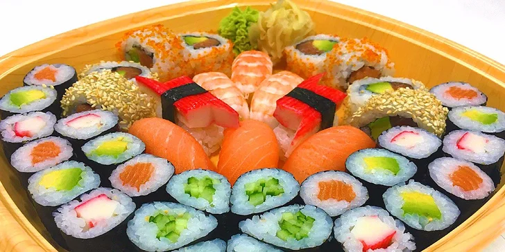 Úchvatné sushi sety s 22 či 40 kousky s sebou nebo s možností rozvozu