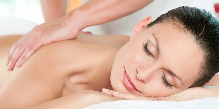 Nechte se hýčkat a dopřejte si relax v podobě masáže svíčkou