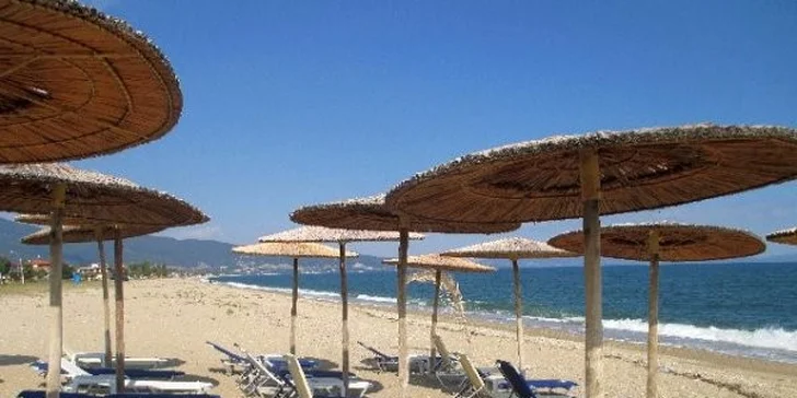 Až 12 dní v apartmánech na řeckém poloostrově Chalkidiki s polopenzí