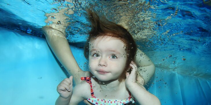 12 lekcí jarního plavání pro děti od 6 měsíců do 5 let v Ďáblicích