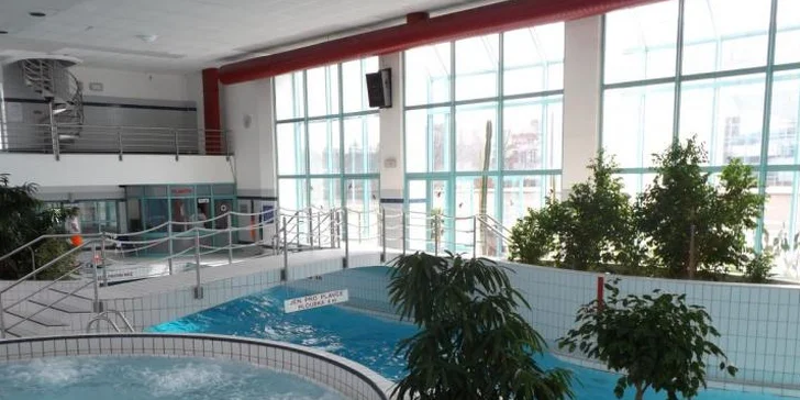 Celodenní vstupné do Hradeckého aquaparku v městských lázních