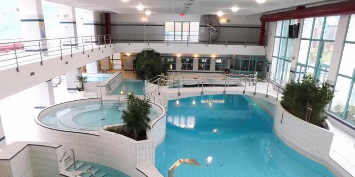 Celodenní vstupné do Hradeckého aquaparku v městských lázních