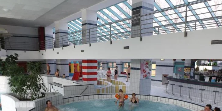 Celodenní vstupné do Hradeckého aquaparku v městských lázních