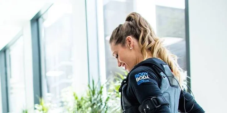Až 10 lekcí efektivního EMS cvičení s trenérem: procvičíte až 90 % svalů