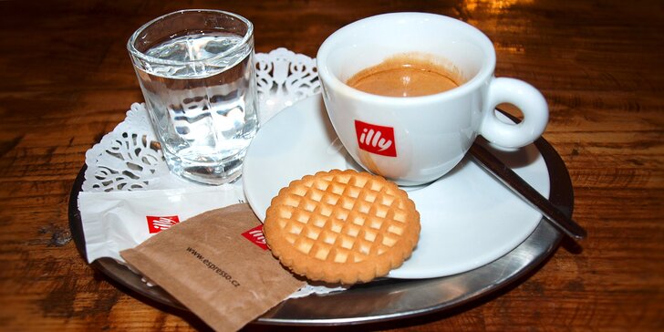 Lahodné italské espresso Illy v kavárně N7 v centru Prostějova