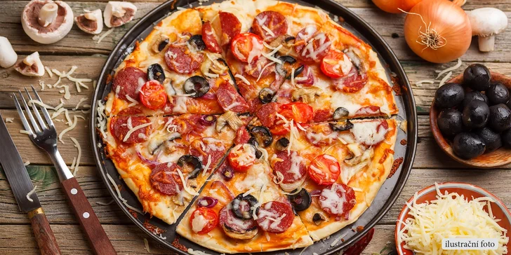 2 bohatě zdobené pizzy dovezené až k vám