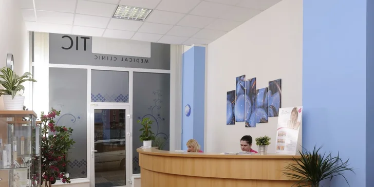 Série 10 ošetření biostimulační laserovou sprchou! Nová metoda podporující růst vlasů bez transplantace – ideální pro muže i ženy.