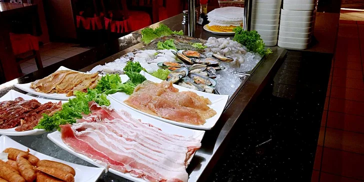 All you can eat pro dva – 120 minut grilování přímo na stole a bohatý bufet