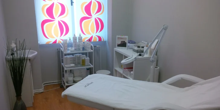 Otevřený voucher na služby kosmetického centra v hodnotě 1000 nebo 1500 Kč