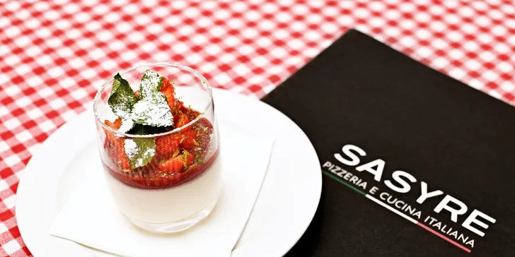 Dezertem se stane tradiční tiramisú, panna cotta (na obrázku) nebo řemeslná zmrzlina.