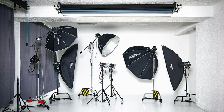 Ateliér FotoHome - nekonečné bílé pozadí