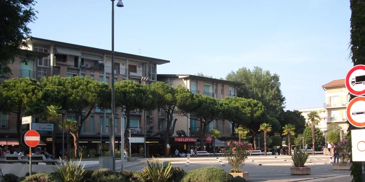 Jednodenní koupání na písečné pláži v populárním italském letovisku Bibione