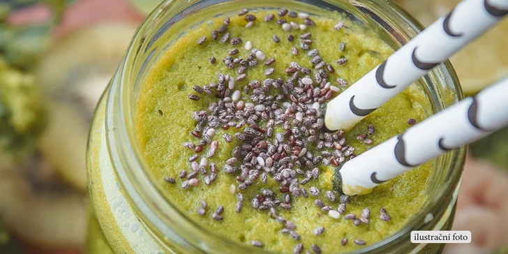 Labužnické Sklizeno míchá ovocnou bombu – 300ml smoothie s chia semínky