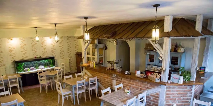 2 křupavé pizzy poseté lahodnými ingrediencemi v Hrádeckém Dvoře