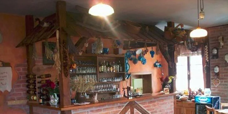 2 křupavé pizzy poseté lahodnými ingrediencemi v Hrádeckém Dvoře
