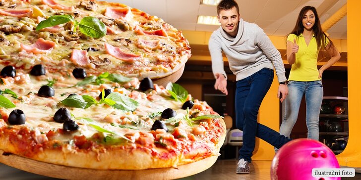 Zábava a hostina v italském stylu: Dvě skvělé pizzy a hodina bowlingu