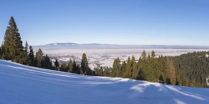 Horský Hotel Brezovica** sa nachádza rovno pri zjazdovkách strediska Ski centrum Brezovica. 