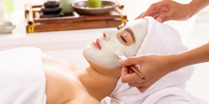 Jarní kosmetické ošetření pleti včetně masáže obličeje, dekoltu a trapézu