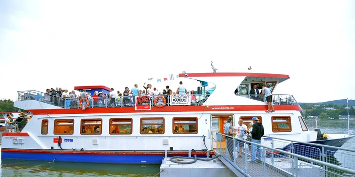 Zapařte na parníku: 4hodinová plavba a následná afterparty až do rána
