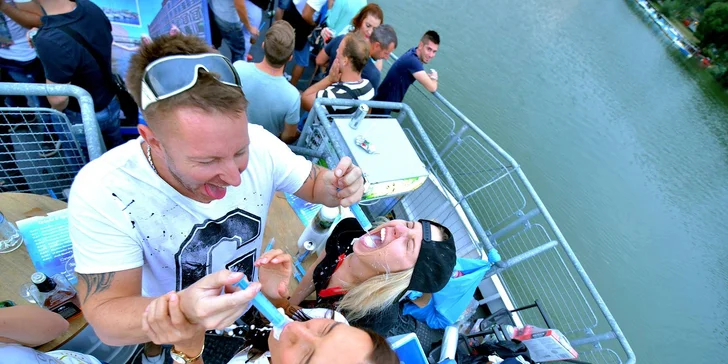 Zapařte na parníku: 4hodinová plavba a následná afterparty až do rána