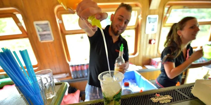 Zapařte na parníku: 4hodinová plavba a následná afterparty až do rána