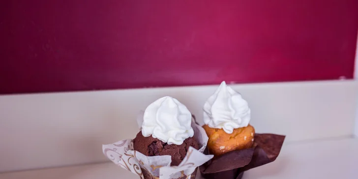Potěšení z Yobaru: 2 muffiny s bílým frozen yogurtem