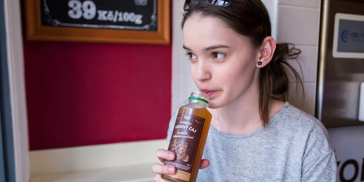Osvěžte se domácími ledovými čaji v baru Yobar Vaňkovka