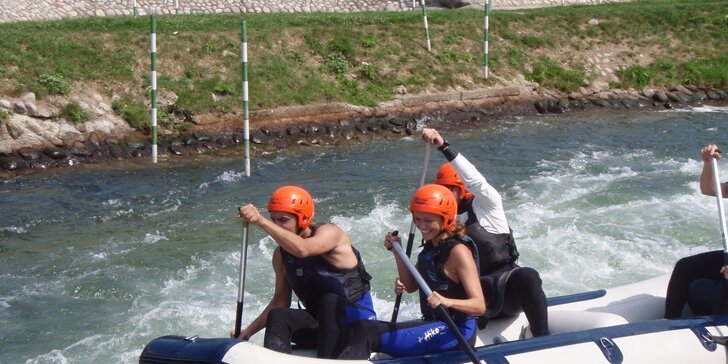 Adrenalinový splav umělého kanálu nebo řeky na Slovensku