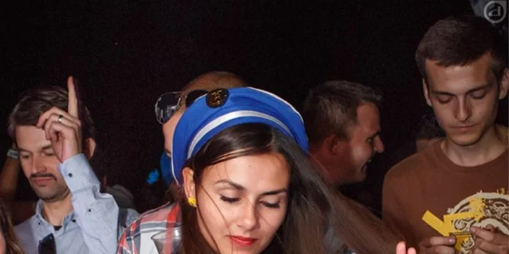 Zapařte na parníku: 4hodinová plavba a následná afterparty až do rána