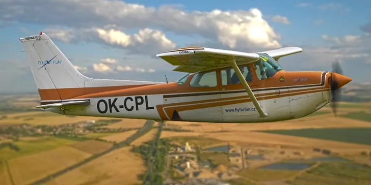 Vzneste se k oblakům a pilotujte Cessnu nebo letadlo DA40 Diamond Star