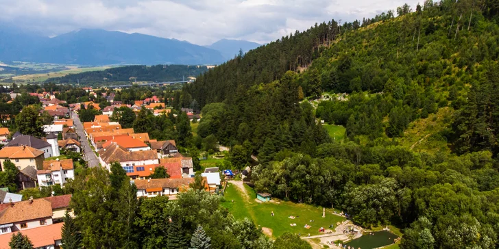 Okolí nabízí pestrou nabídku výletů, sportu i atrakcí.