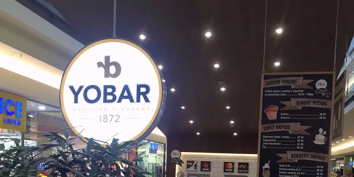 Stavte se v Yobaru pro svačinku: dort z denní nabídky a k němu kafe nebo čaj