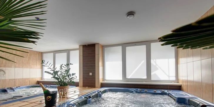 3-8 dní na Slunečných jezerech s polopenzí, bazény, wellness a dětskými atrakcemi