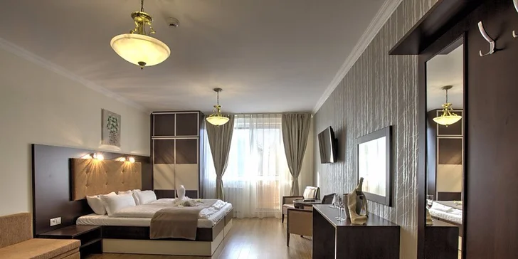 3-8 dní na Slunečných jezerech s polopenzí, bazény, wellness a dětskými atrakcemi