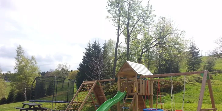 Čtyřdenní rodinná dovolená se snídaní v Peci pod Sněžkou od zimy až do léta