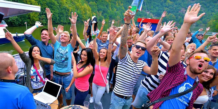 Zapařte na parníku: 4hodinová plavba a následná afterparty až do rána