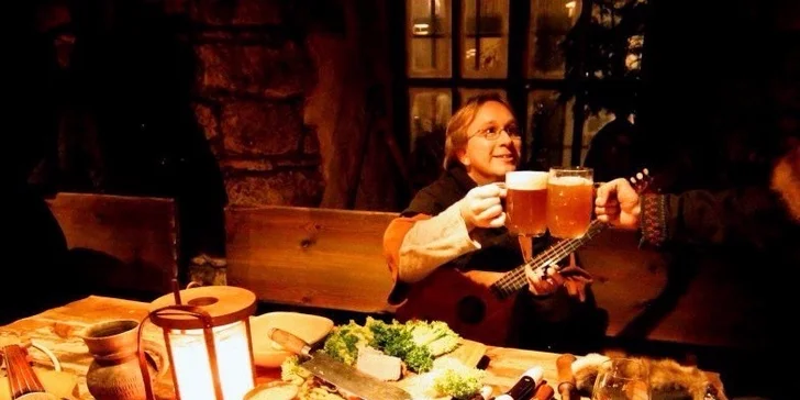 Nadívané jarní kuřátko na medu s brambory a zeleninou až pro 4 osoby