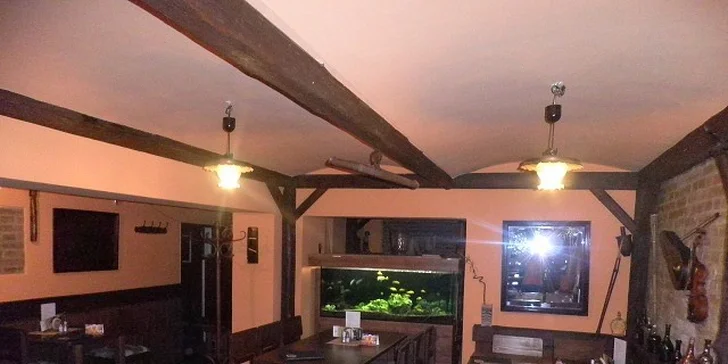 Bašta na hlad i k posezení s přáteli: 2 pizzy o průměru 40 cm dle výběru