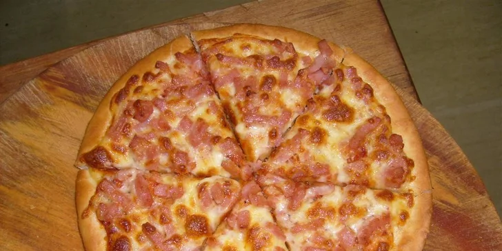 Úžasná pizza dle výběru pro 1 nebo 2 osoby