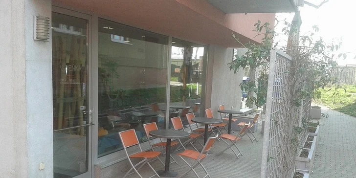 Chutná káva dle výběru a andělsky nadýchané vafle